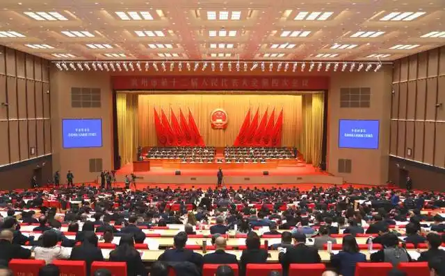 陳玉娟區長：加速城區等地熱供暖全替代 打造地熱能規?；谜椿瘶影?地大熱能